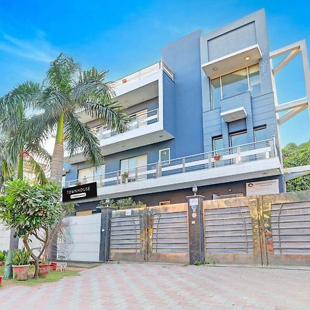 Townhouse Sector 49 Sohna Road Hotell Gurgaon Exteriör bild