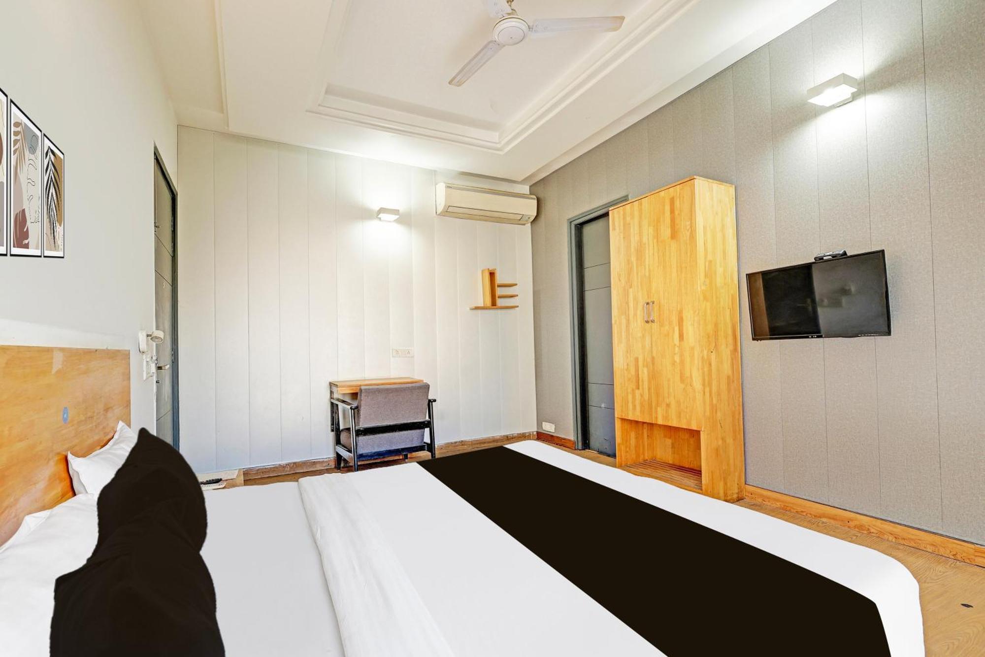 Townhouse Sector 49 Sohna Road Hotell Gurgaon Exteriör bild